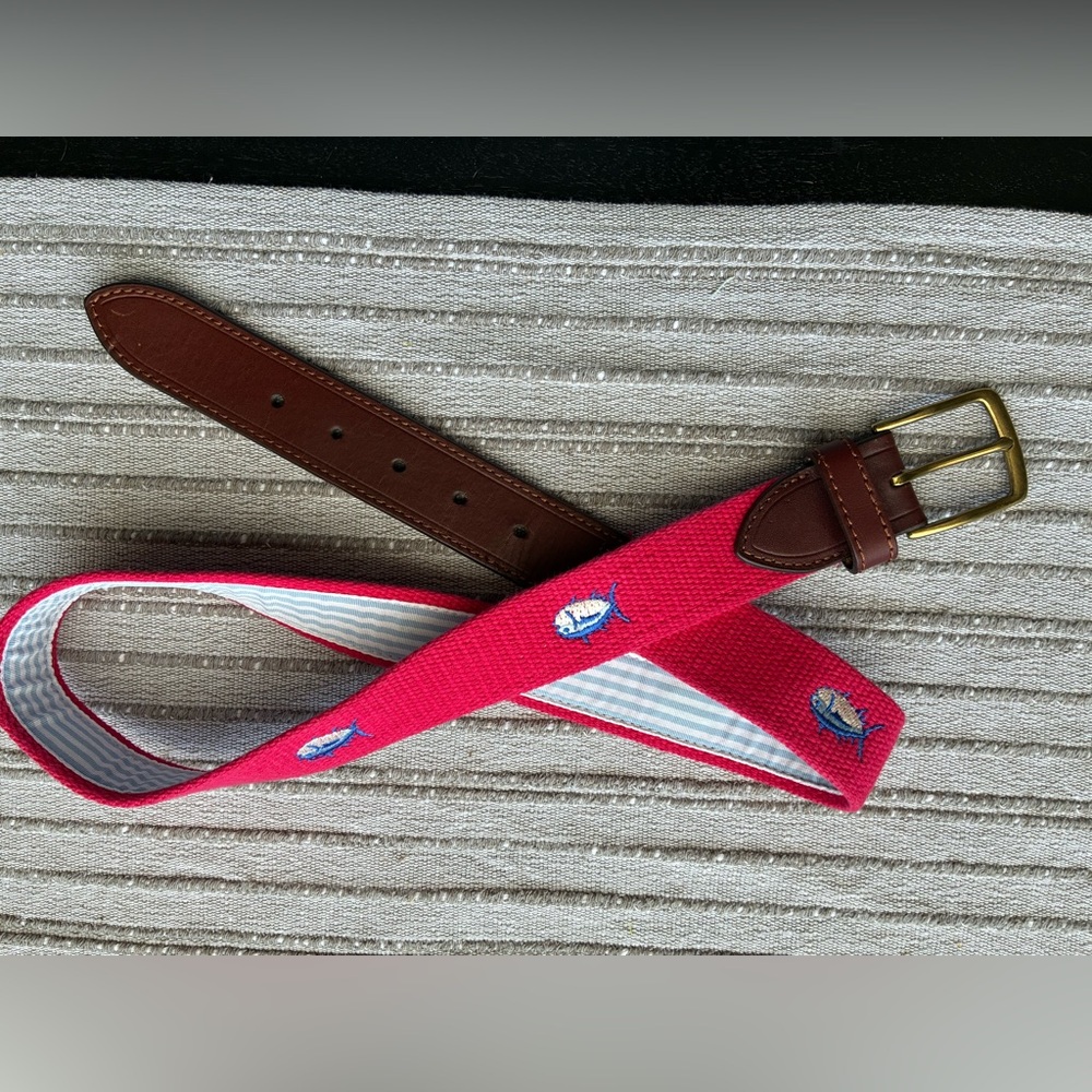 Vintage pink men’s Southern Tide belt. Size 36.